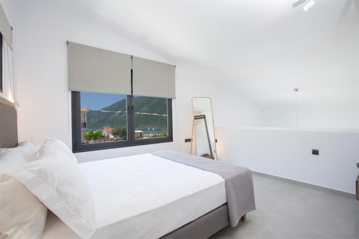 Seascape Villas Vassiliki - Beachfront Villas Eksteriør billede